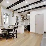 Charming Apt In An Exceptional Location In The Heart Of Paris -Louvre