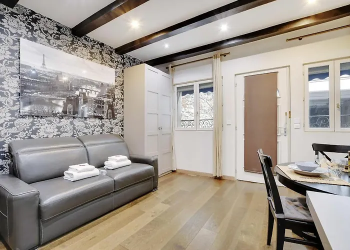 Charming Apt In An Exceptional Location In The Heart Of Paris -Louvre