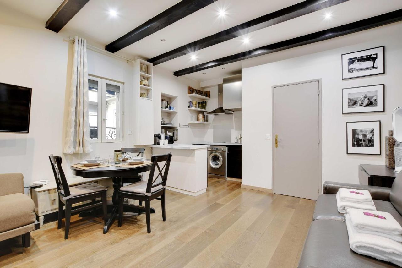 Charming Apt In An Exceptional Location In The Heart Of -louvre Paris